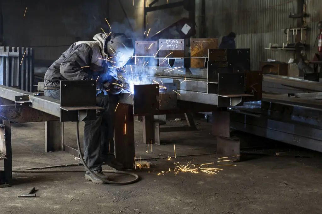 What does welding quality control rely on? (I)