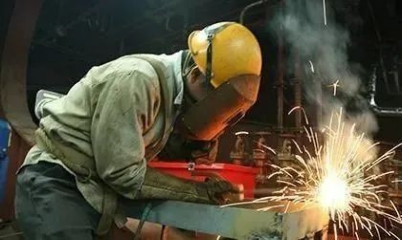 What is the reason for the sticky electrode during welding